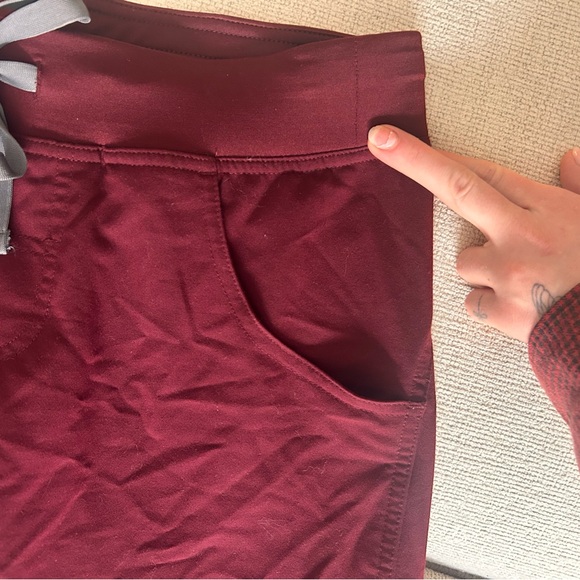 Figs Maroon Scrub Set - Picture 3 of 7